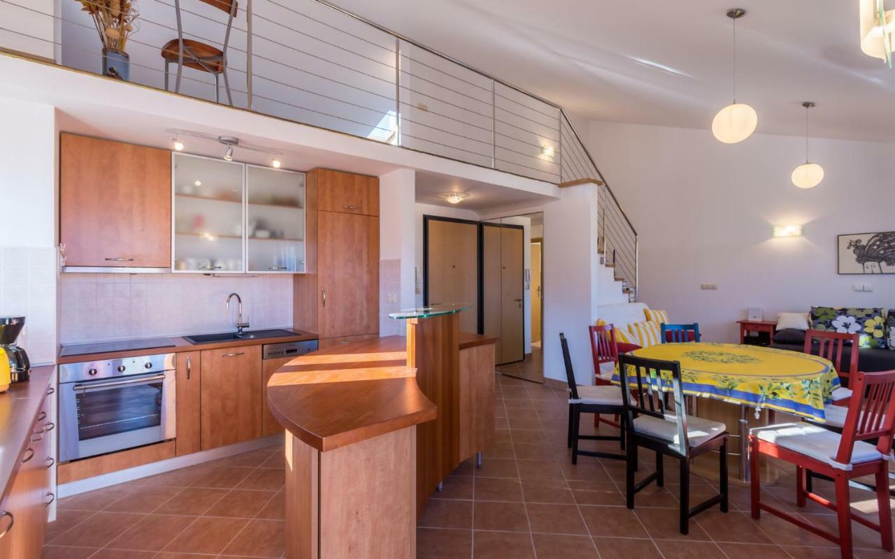 Tinka Apartment Baska  Exterior photo